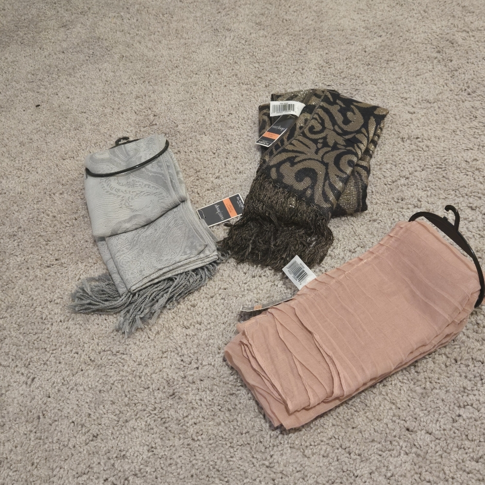 West Loop Scarf Set - Gray, Black, Pink